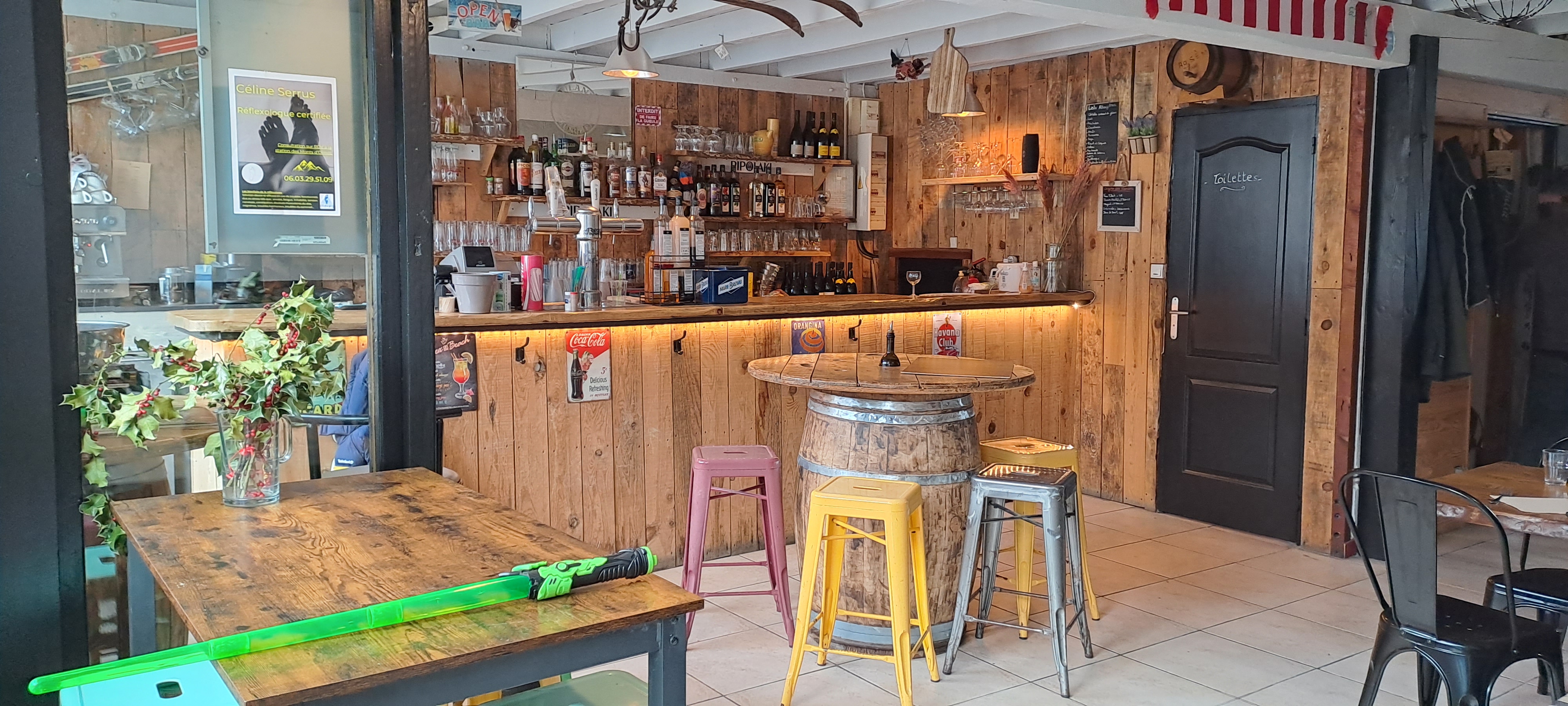 LA TAVERNE